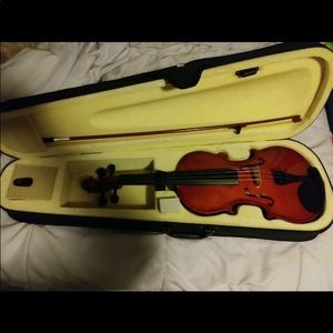 4/4 full sized violin
